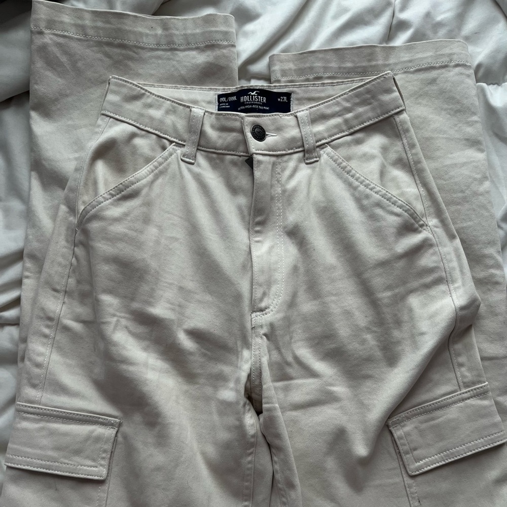 hollister beige cargo pants size 00Long